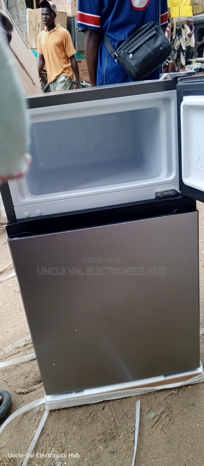 Hisense D/Door Table-Top Fridge