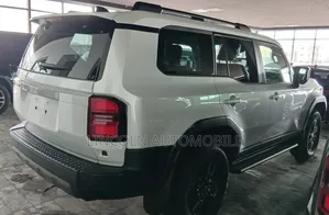 Toyota Land Cruiser Prado GX 2026 White