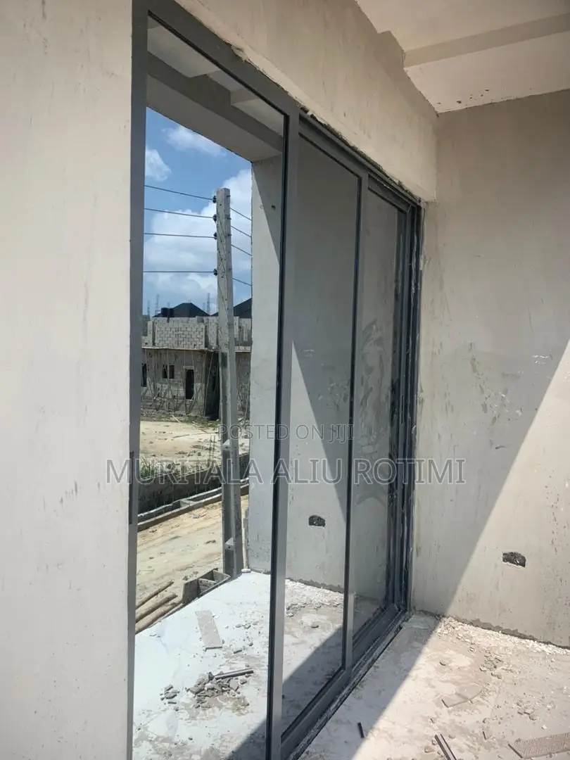 Sliding Door