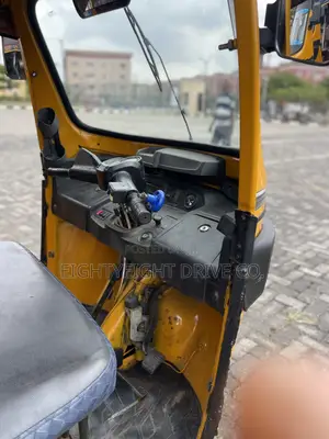 TVS King Deluxe Plus iTouch Start 2023 Yellow