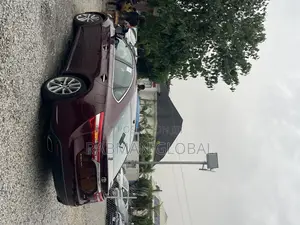 Toyota Avalon XLE FWDSedan (3.6L 6cyl 6A) 2016 Maroon