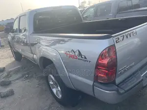 Toyota Tacoma Double Cab V6 Automatic 2010 Silver