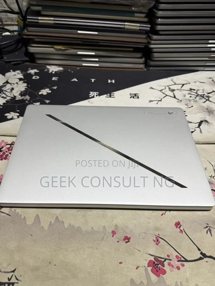 Laptop Asus ROG Zephyrus G14 32GB AMD Ryzen 9 SSD 1T