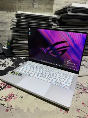 Laptop Asus ROG Zephyrus G14 32GB AMD Ryzen 9 SSD 1T