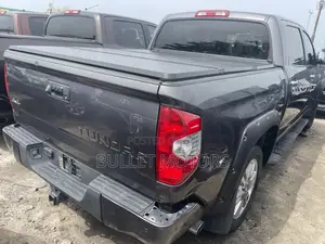 Toyota Tundra 2018 Gray
