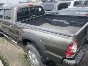 Toyota Tacoma Double Cab 4x4 4.0L V6 5-Speed Automatic 2013 Brown