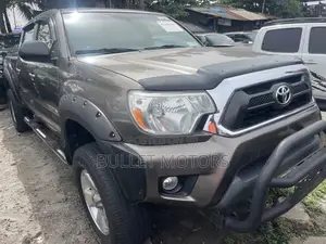 Toyota Tacoma Double Cab 4x4 4.0L V6 5-Speed Automatic 2013 Brown