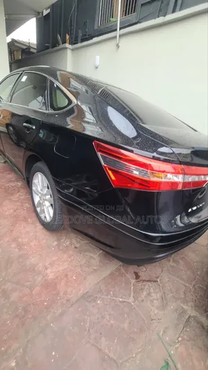 Toyota Avalon XLE Sedar FWD (3.5L 6cyl 6A) 2013 Black