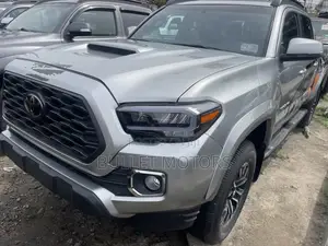 Toyota Tacoma Limited 2022 Silver