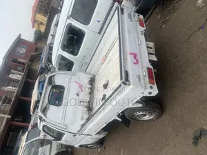 Suzuki Every 2010 White