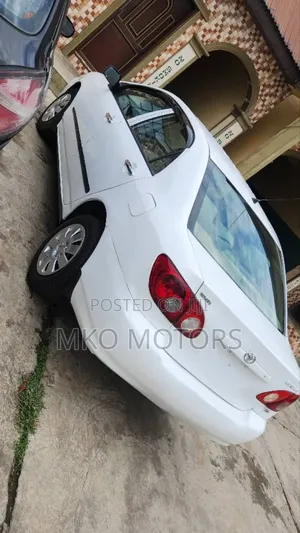 Toyota Corolla 2006 White
