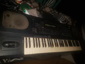Korg I4s Keyboard
