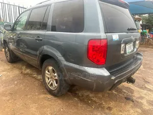 Honda Pilot 2005 Gray