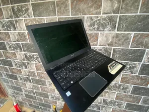 Laptop Acer Aspire E5-575 12GB Intel Core i5 HDD+SSD 500GB