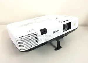 Uk Used 5000 Lumens Epson Projector in Ikeja