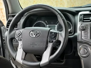 Toyota 4-Runner SR5 4x4 2019 Silver
