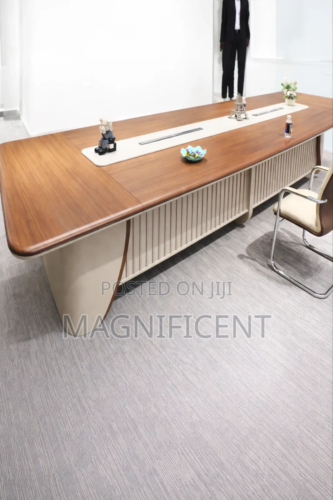 Premium Executive Conference Table – Luxury Boardroom Centerpiece