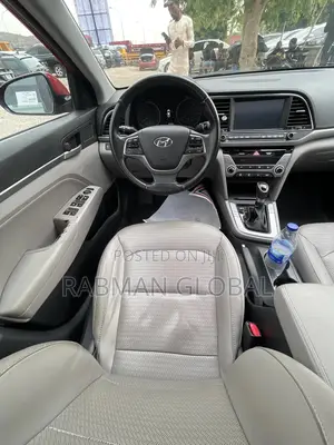 Hyundai Elantra Limited Sedan FWD (2.0L 4cyl 6A) 2017 Brown