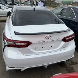 Toyota Camry XSE (2.5L 4cyl 8A) 2019 White