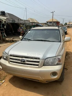Toyota Highlander 2005 Gold