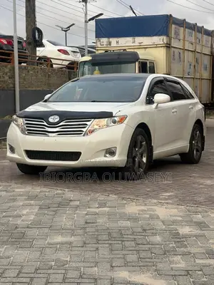 Toyota Venza AWD 2010 White