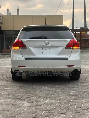 Toyota Venza AWD 2010 White
