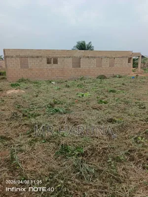 Uncompleted Standard 3 Bedrooms Bungalow With 2 Shop's For Sale