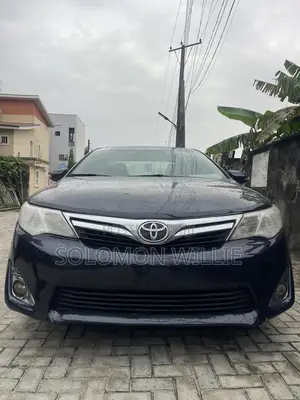 Toyota Camry SE 4dr Sedan (2.5L 4cyl 6A) 2013 Blue