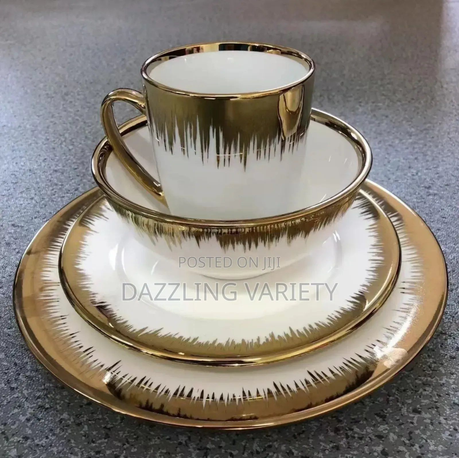 16pcs Luxury Ceramic Dinner Set - White and Gold Rim Pattern