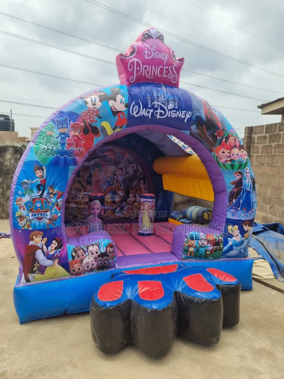 Clean Bouncing Castle For Rentals
