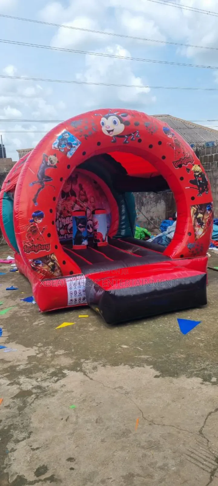 Clean Bouncing Castle For Rentals