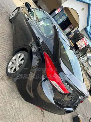 Hyundai Elantra Limited Sedan FWD (1.8L 4cyl 6A) 2013 Black