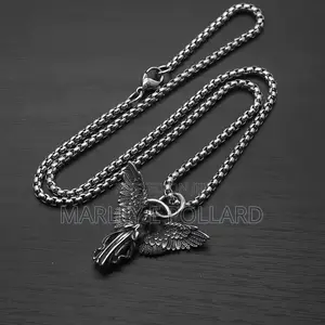 Gold Plated Quality Steel Non Tarnish Necklace Silver Gold Pendant