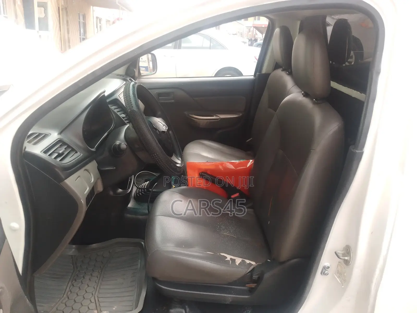 Mitsubishi L200 2016 White
