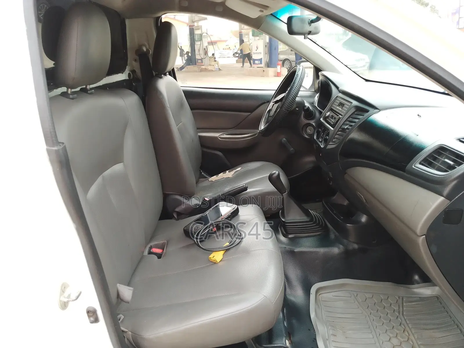 Mitsubishi L200 2016 White