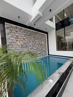 5bdrm Duplex in Ikota for sale