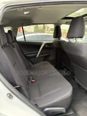 Toyota RAV4 Adventure 4dr SUV AWD (2.5L 4cyl 6A) 2018 White