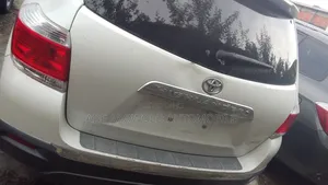 Toyota Highlander Limited 2011 White