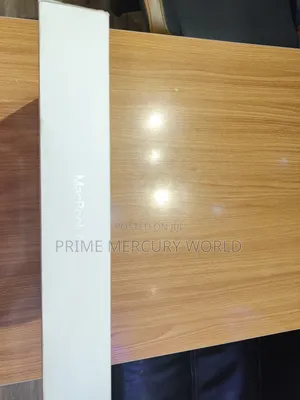 New Apple MacBook Air 2024 M3 13-inch 8GB Intel Core i9 SSHD+SSD 256GB