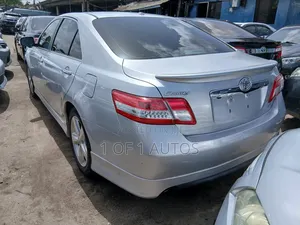 Toyota Camry SE 4dr Sedan (2.5L 4cyl 6A) 2011 Silver