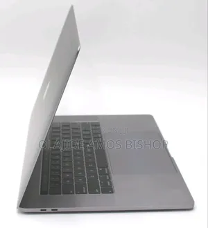 Laptop Apple MacBook 2018 32GB Intel Core i9 SSD 512GB