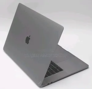 Laptop Apple MacBook 2018 32GB Intel Core i9 SSD 512GB