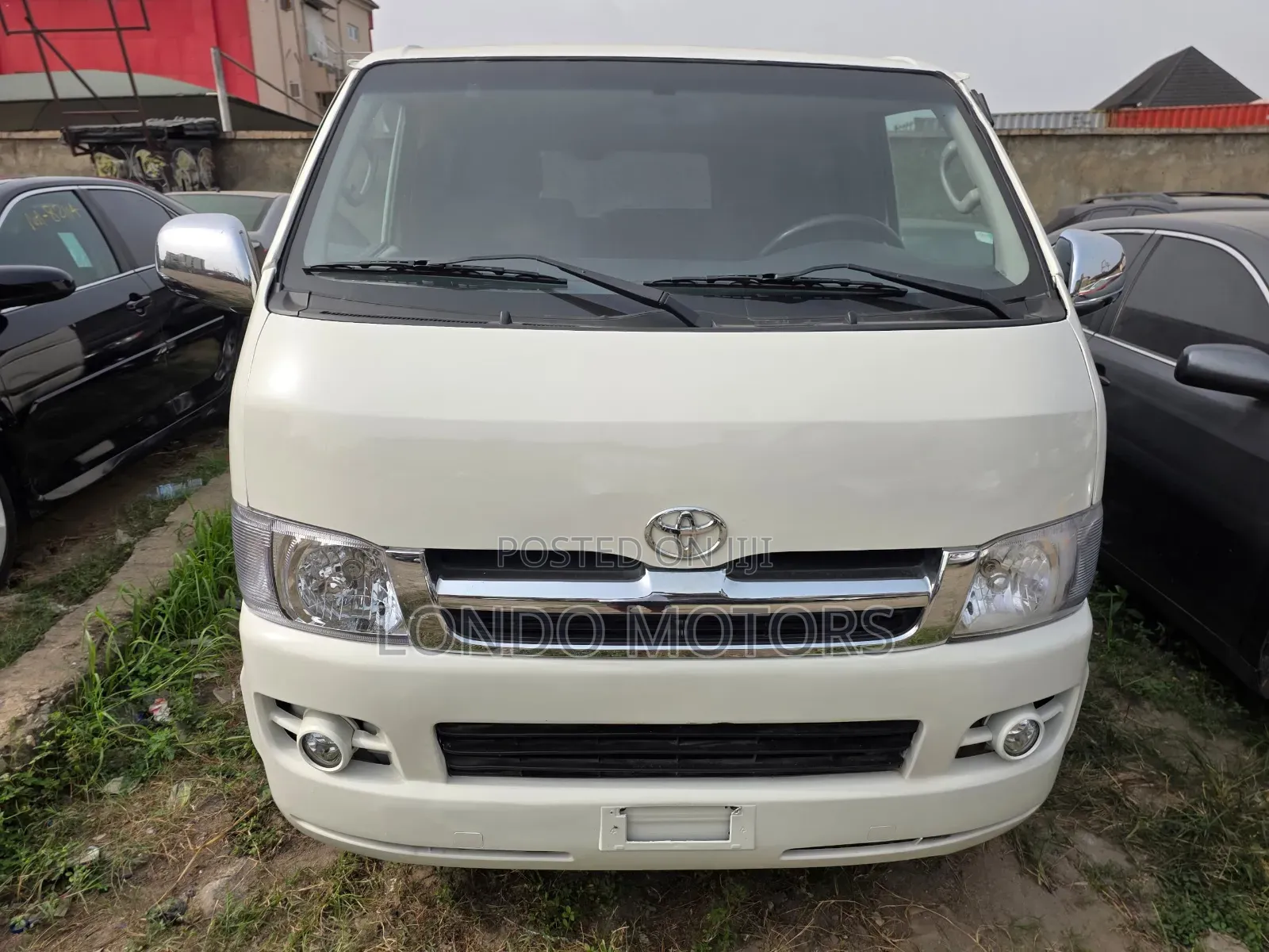 Toyota HiAce 2010 White