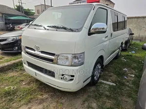 Toyota HiAce 2010 White