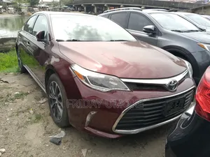 Toyota Avalon XLE FWDSedan (3.6L 6cyl 6A) 2016 Burgundy