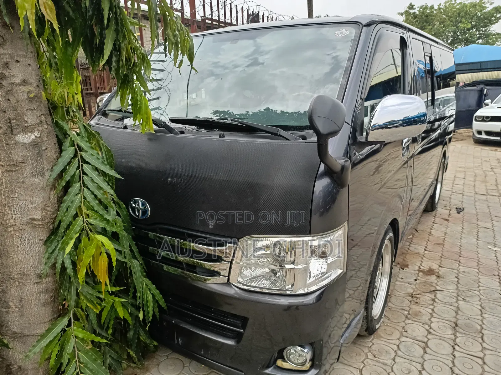 Toyota HiAce 2012 Grey