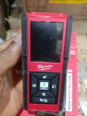 Milwaukee 100m (330 Ft) Laser Distance Meter