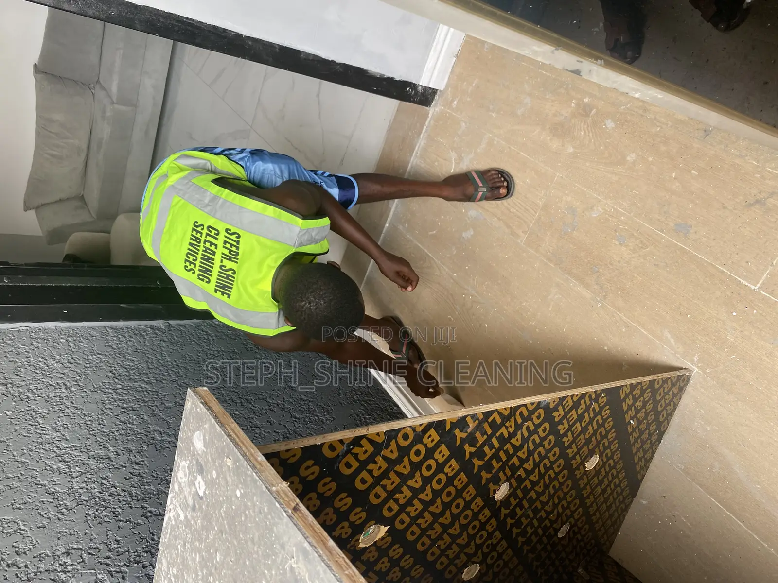Tiles Cleaning on the Floor