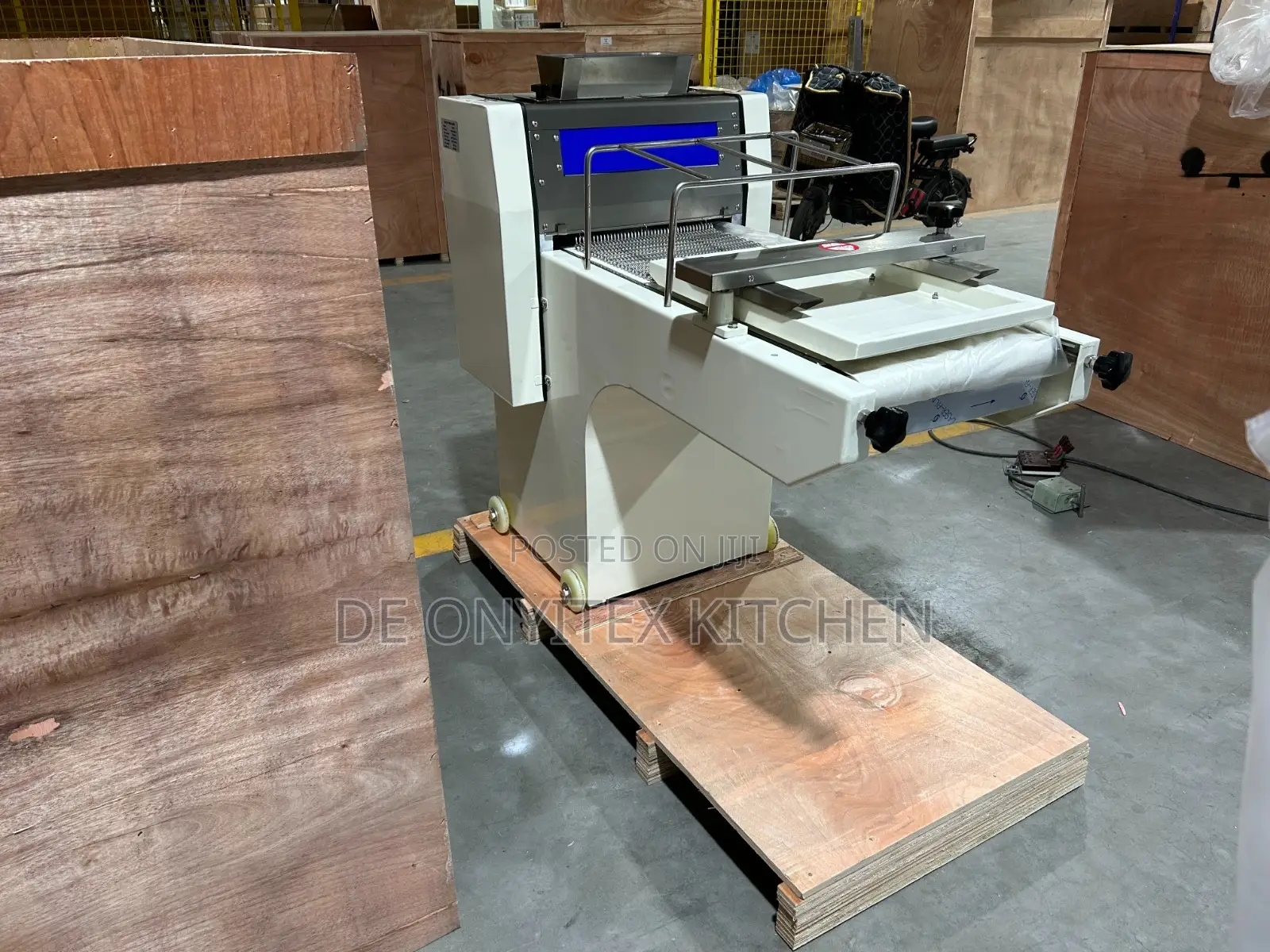 Dough Moulder