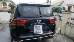 Toyota Land Cruiser 2022 Black